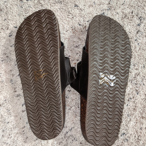 Madden Girl Brown Sandals Sz 9m - Picture 3 of 3